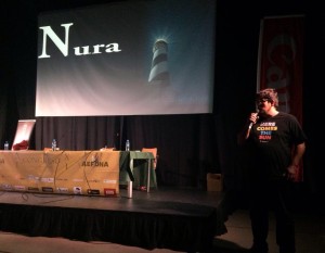 Antoni Cladera presentando su 'Nura' en Noja (Santander).