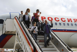 primer vuelo ruso de la compaia rossiya aeropuerto de mao