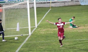 Camps, celebrando el 0-2 (Foto: admerida.es)