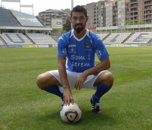 Biel Medina con la equipación de su último equipo, el Lleida Esportiu.