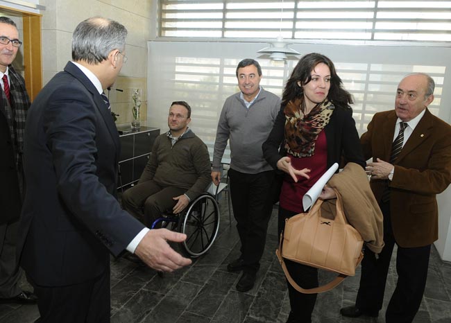 sandra fernandez conseliera servicios sociales del govern balear    santi tadeo  y aurora herrainz   alcalde de sant lluis coll alcalde ferreries manolo monerris y alcalde es mercadal francesc ametller