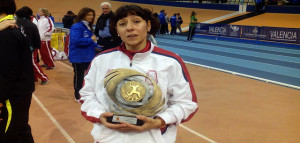 López, con el trofeo.