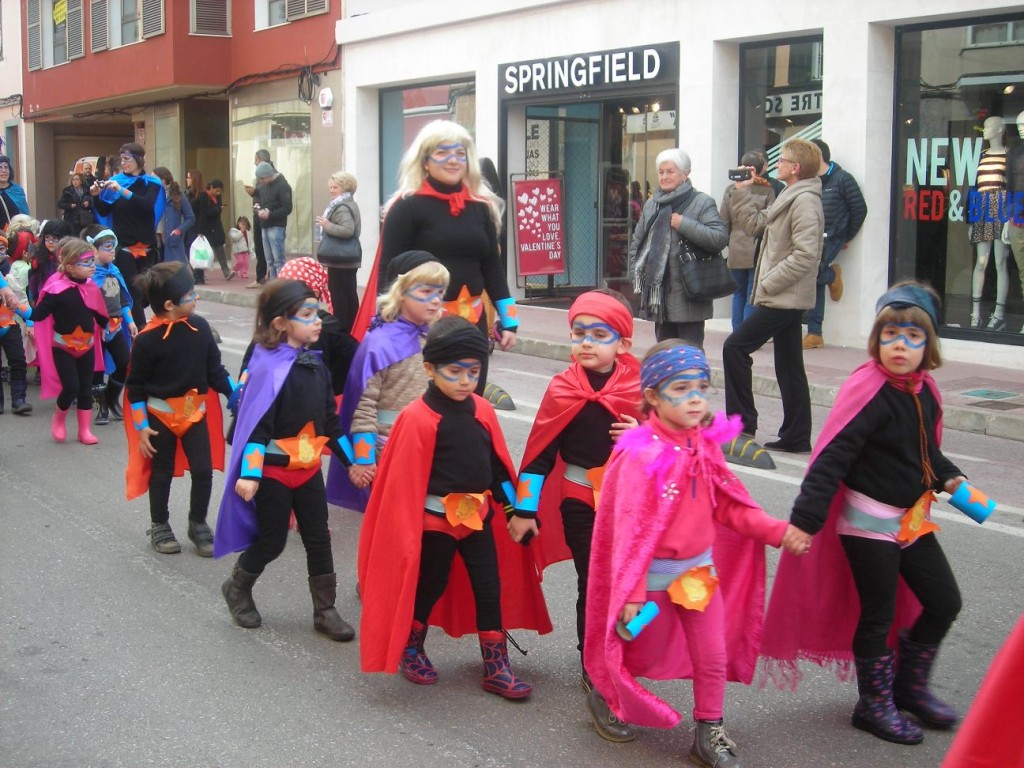 Carnaval Ciutadella. Desfilades escoles.k