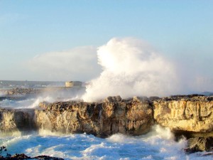 La fuerza del viento dejó imágenes espectaculares en Ciutadella, como ésta reporducida por RTVE Balears FOTO.- Lali