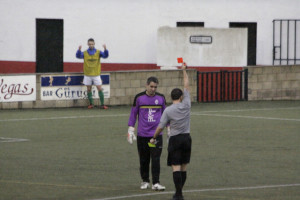 Momento de la expulsión de Hugo (Fotos. deportesmenorca.com)