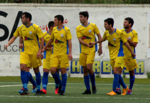 Celebración de un gol del Mercadal (Foto: futbolbalear.es)