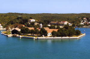 La Isla Pinto guarda los barcos de Amics de la mar.