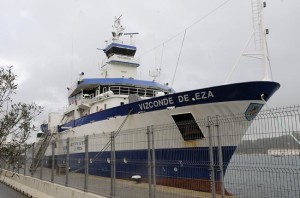 La embarcación, amarrada en el puerto, este martes. FOTO.- Tolo Mercadal