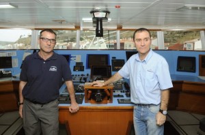 buque oceanografico vizconde de eza el capitan miquel angel rodriguez y jose ignacio perez