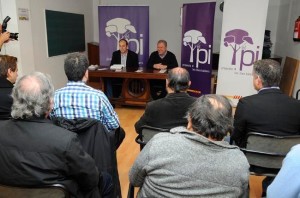 Dos imágenes del acto de presentación de esta mañana (Fotos: Tolo Mercadal)