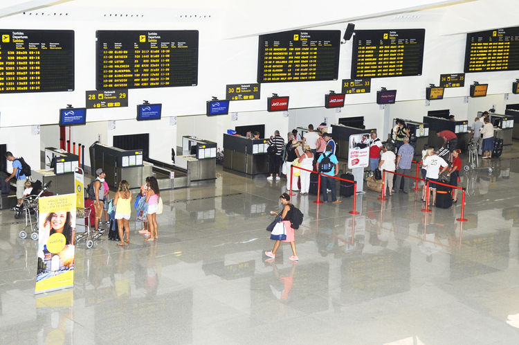 mostradores de facturacion en el aeropuerto