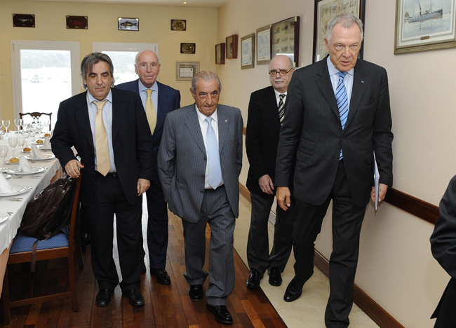 jose hidalgo presidente air europa alvaro middelmann y paco tutzo en el restaurantte la minerva de mao