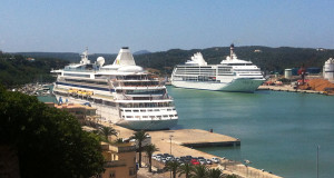 dos cruceros en el puerto ce mao