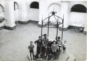 El claustro del convento cuando era la Casa de la Misericòrdia. Colección Fina Fernández.