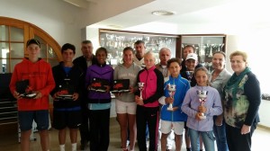 Foto de familia de ganadores y finalistas.