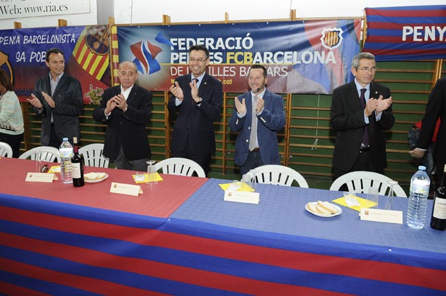 josep maria bartomeu presidente del bara en la trobada de peas barcelonistas en ferreries