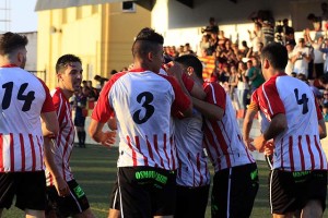 Celebración del gol de Xiscu en la ida (Foto: deportesmenorca.com)