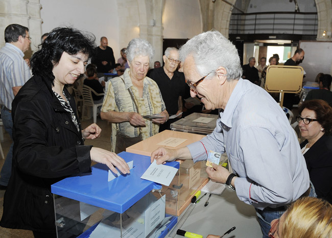 elecciones municipales y autonomicas 2015
dia de votaciones