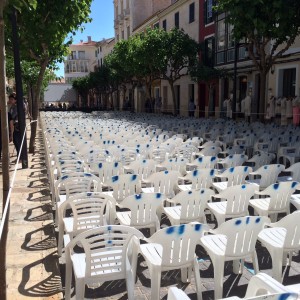 La calle Ses Moreres, preparada para el disfrute de la producción al aire libre. FOTO.- Tolo Mercadal