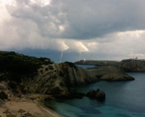 Impactante imagen captada por desde la urbanización 'mercadalenca'.- FOTO.- WhitesBAr