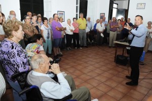 El delegado de zona Toyo Tudurí, dirigiéndose a los asistentes. FOTO.- Tolo Mercadal