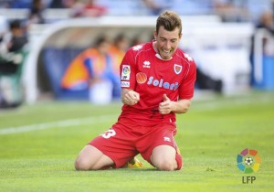 Enrich celebra un gol con el Numancia.