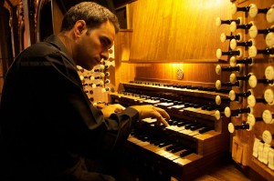 El organista Juan de la Rubia.