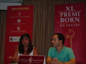Laura Gorrias, secretaria del Premi Born de Teatre, y Rafel Pallicer, presidente del Cercle Artístic.