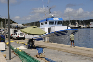 barca de pesca pito quintana en el puerto de mao