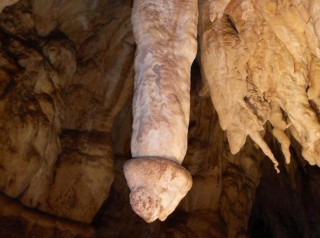 Caprichos fálicos de la Menorca subterránea. Foto José Muñoz Llopis. - copia