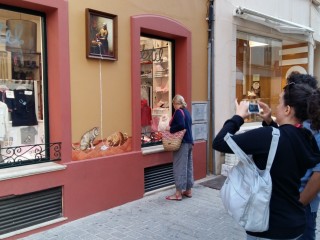 Los turistas siguen ‘llevándose’ el Street Art de Ciutadella