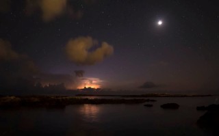 Momento del eclipse lunar desde Binibeca Vell. Foto: Edward Velasco.