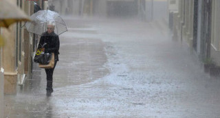 Día de lluvia en el centro de Maó (Foto: Tolo Mercadal)