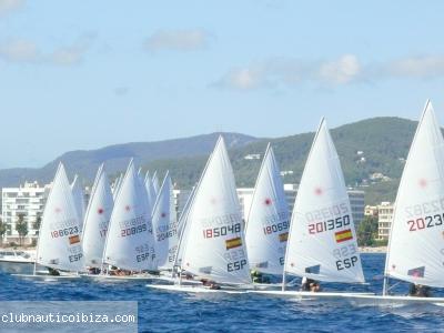 Imagen de la salida de la regata.