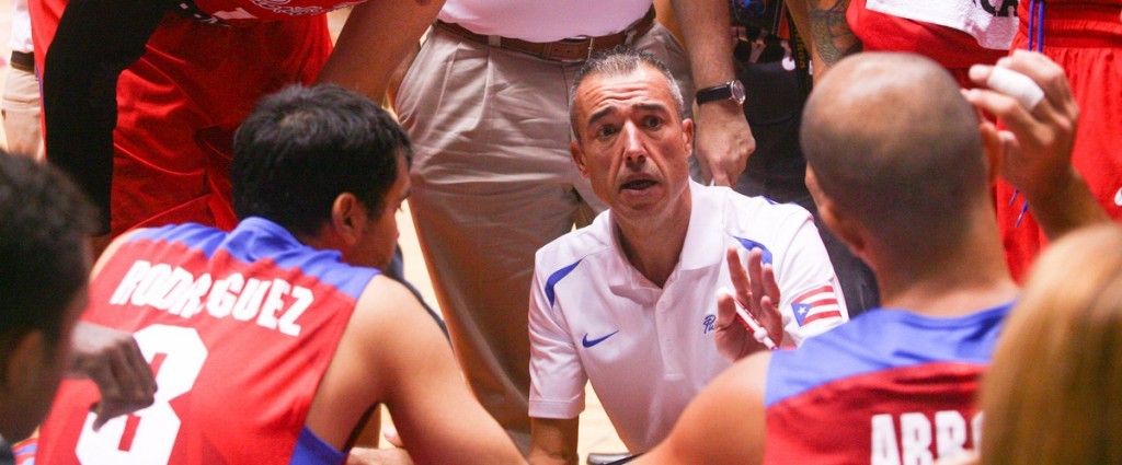 Olmos, en su etapa en la selección de Puerto Rico.