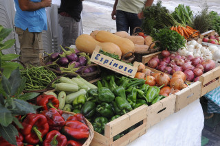 Productos de agricultura ecológica en una feria celebrada en Maó (Foto: Tolo Mercadal)