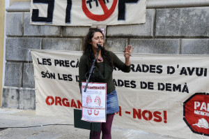 Portavoz de los convocantes dirigiéndose a los asistentes. FOTO.- Tolo Mercadal