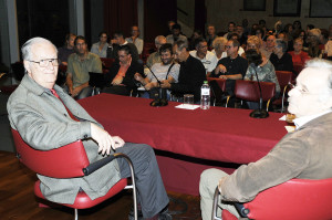 Carreras, junto con Antpn Soler, quien ha presentado el acto. FOTO.-Tolo Mercadal