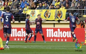 Enrich, celebrando su gol.