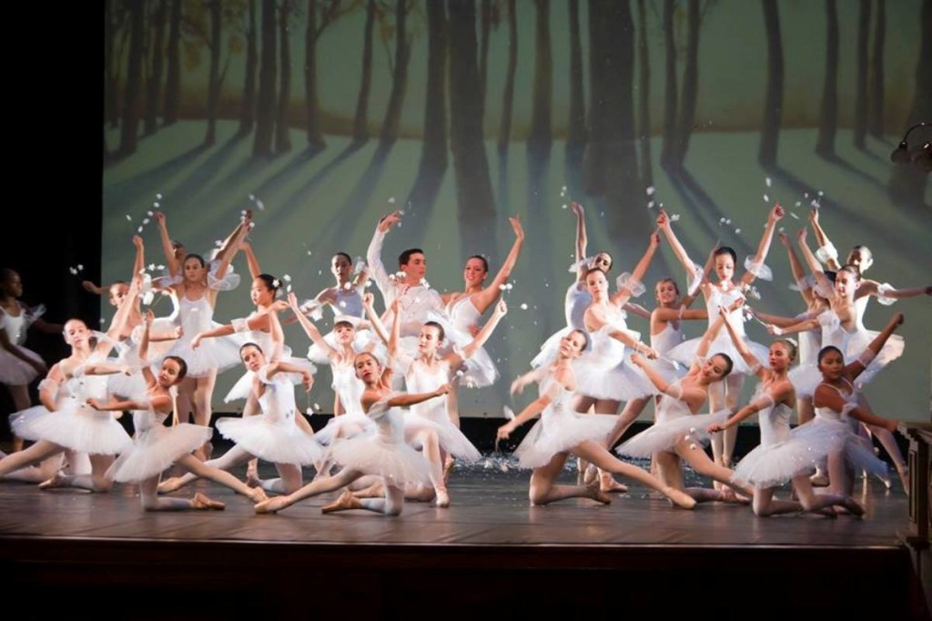 Momento de 'El cascanueces' de la Escola de Dansa de Ferreries en una función anterior.