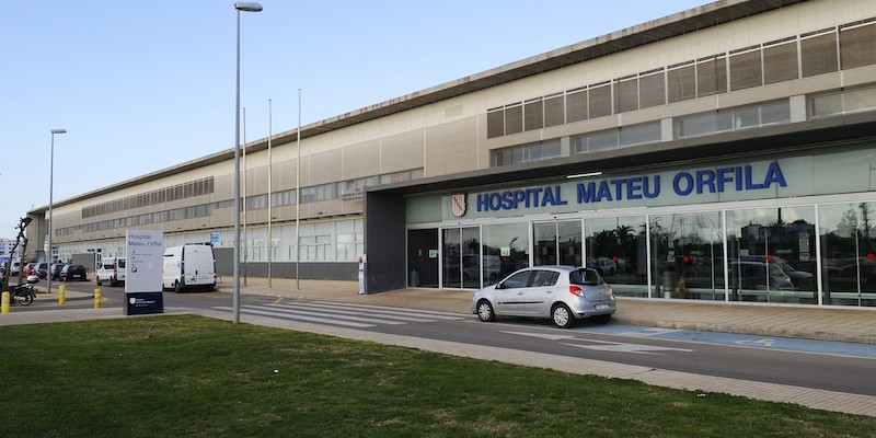 El menor fue trasladado al hospital Mateu Orfila de Maó.