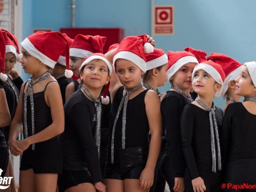 Deporte, salud y diversión en el “Papa Noel Day” de Sant Lluís