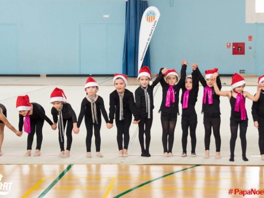 Deporte, salud y diversión en el “Papa Noel Day” de Sant Lluís