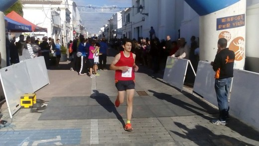 Moreno, entrando en la línea de meta (Foto: CCE Sant Lluís)