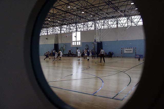 El partido, visto desde un ángulo diferente (Fotos: deportesmenorca.com)