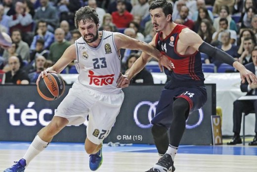 Llull, en una acción del partido de ida.