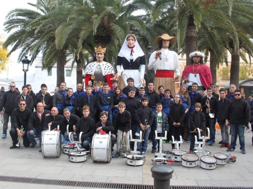 Los gigantes de Llucmaçanes, al ritmo de ‘Campanas de Belén’ en Ciutadella