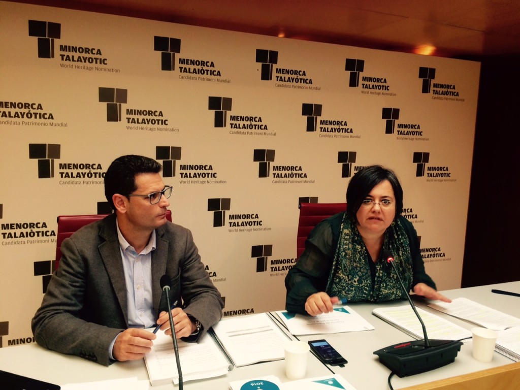 Gabriel Pons y Cristina Gómez presentaron los presupuestos.