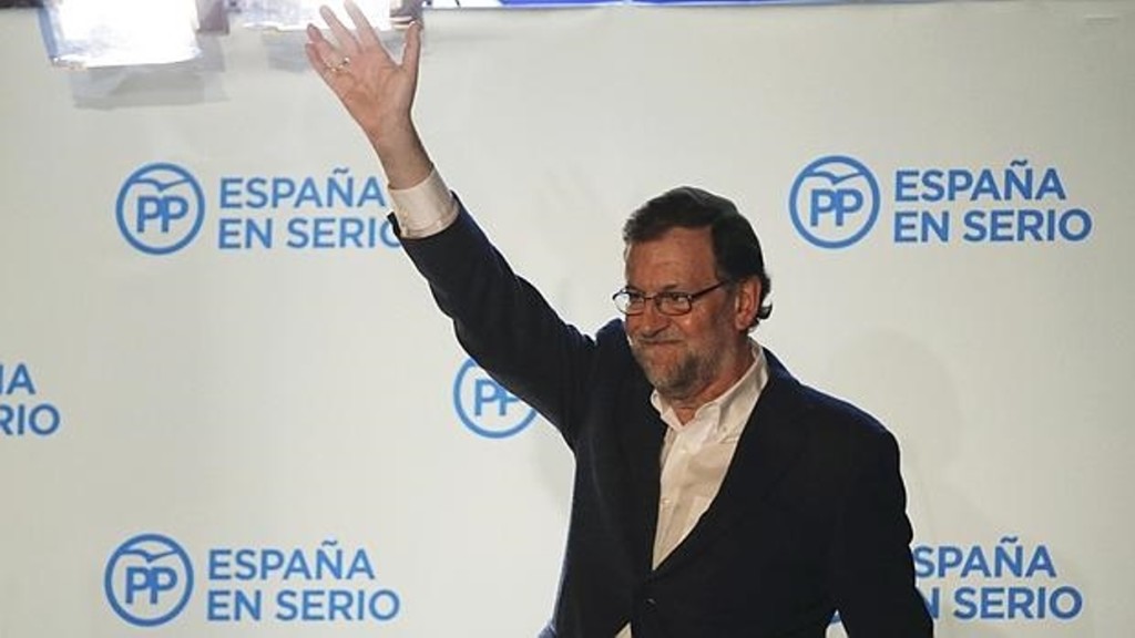 Mariano Rajoy en el balcón de Génova.