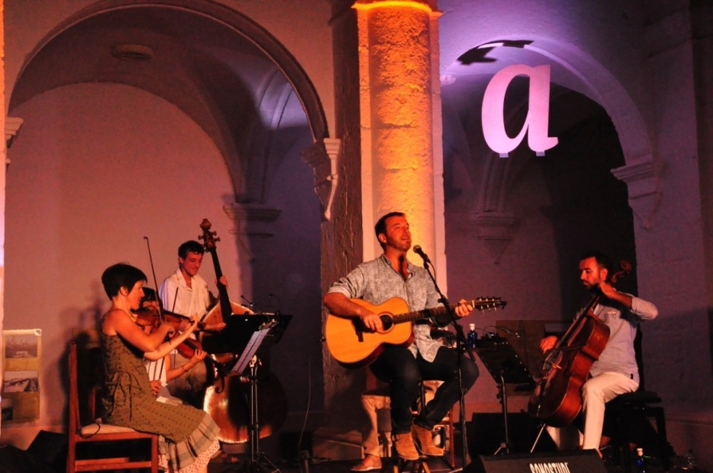 Momento de la actuación de Cris Juanico en el  43º Festival de Música d'Estiu de Ciutadella el 13 de julio pasado. Foto: Rafa Raga.